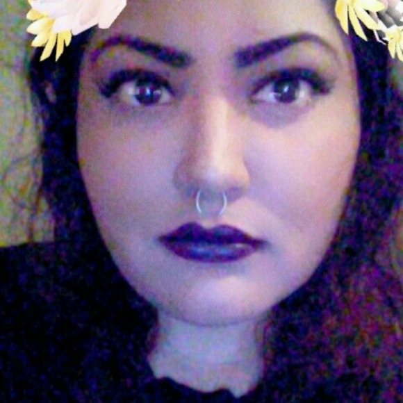 Meet your Posher, Valerie - Picture 1 of 1